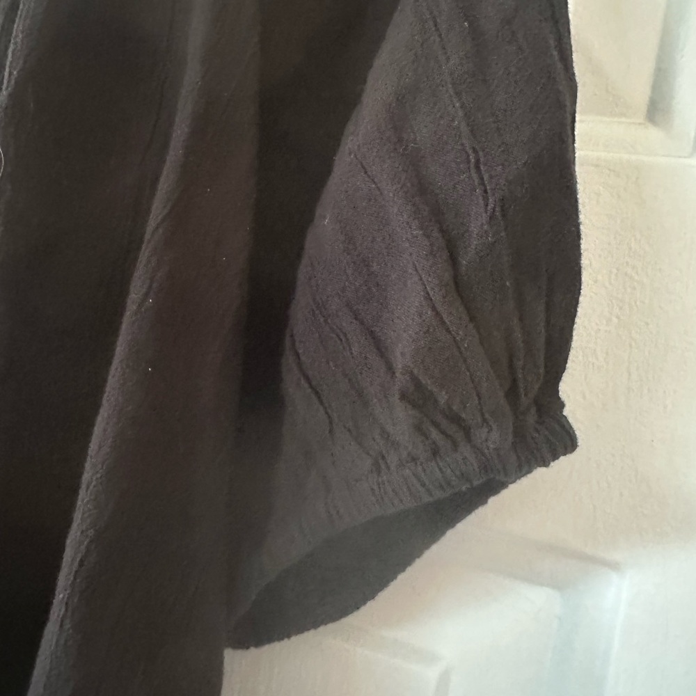 Old Navy 100% Cotton Blouse Black Puff Sleeve Open Tie-Back Swing. Size small. - Picture 8 of 15